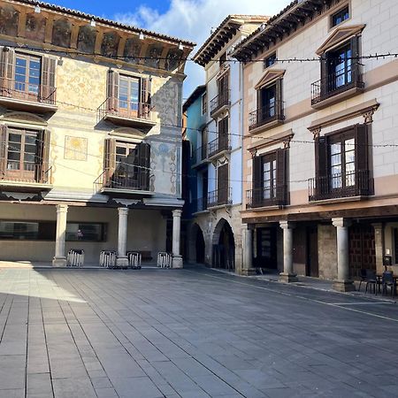 Apartamentos Angelus Plaza Mayor De Graus Exterior foto
